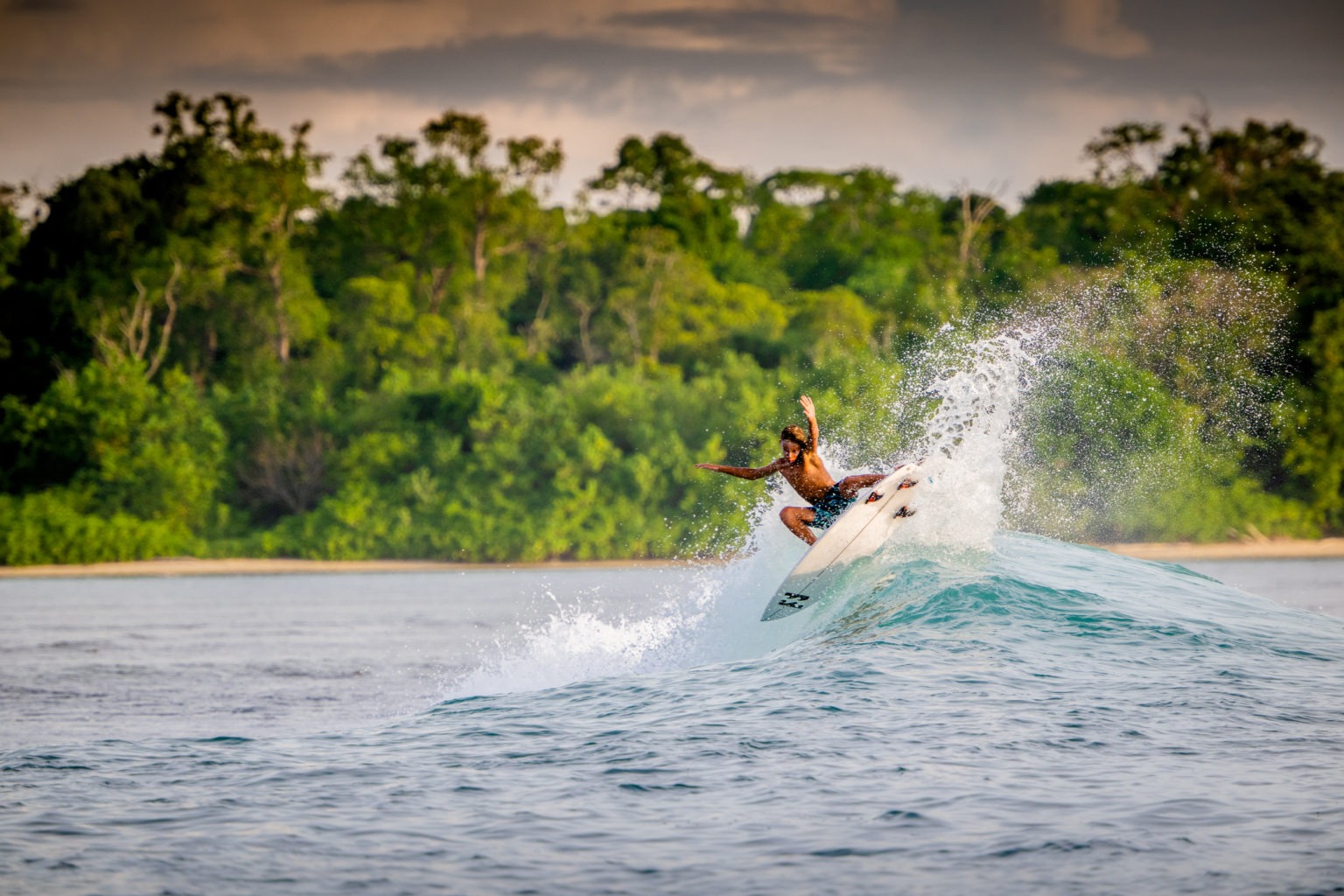 Pinang Island Waves Dindos (Toytown) 1